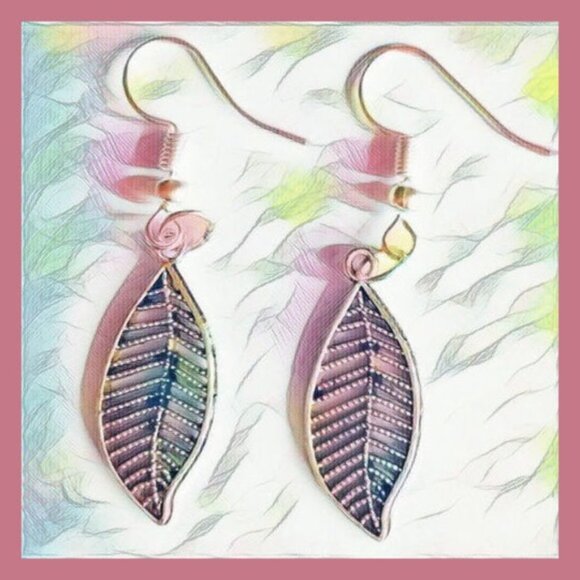 Simple Hollowed Out Leaves Earrings in Silver Tone - Picture 3 of 4